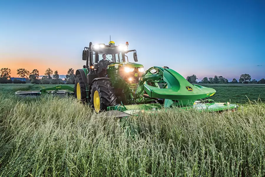 traktor og skårlægger